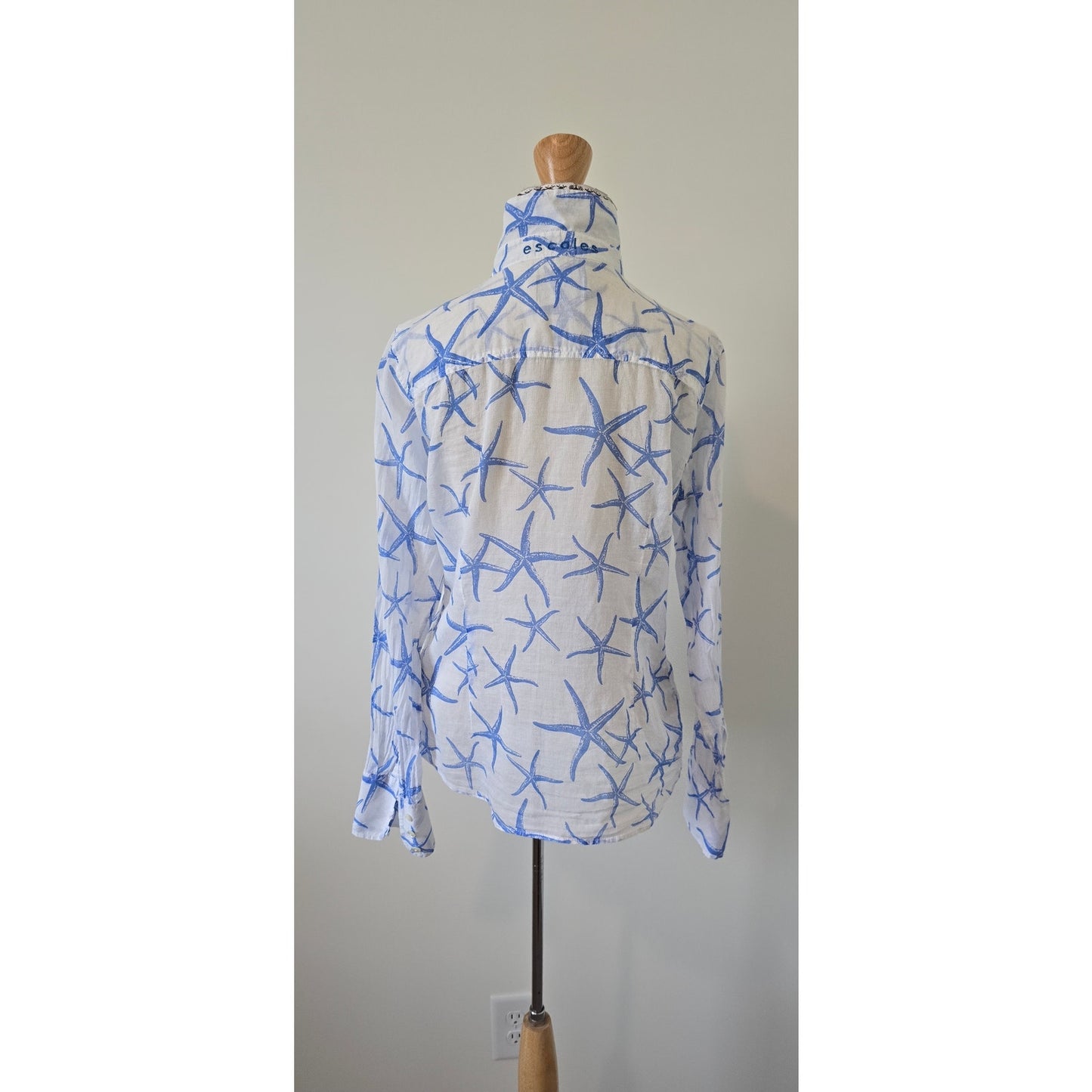 Escales Paris Women's Long Sleeve Starfish button down Shirt Sz M (0949)