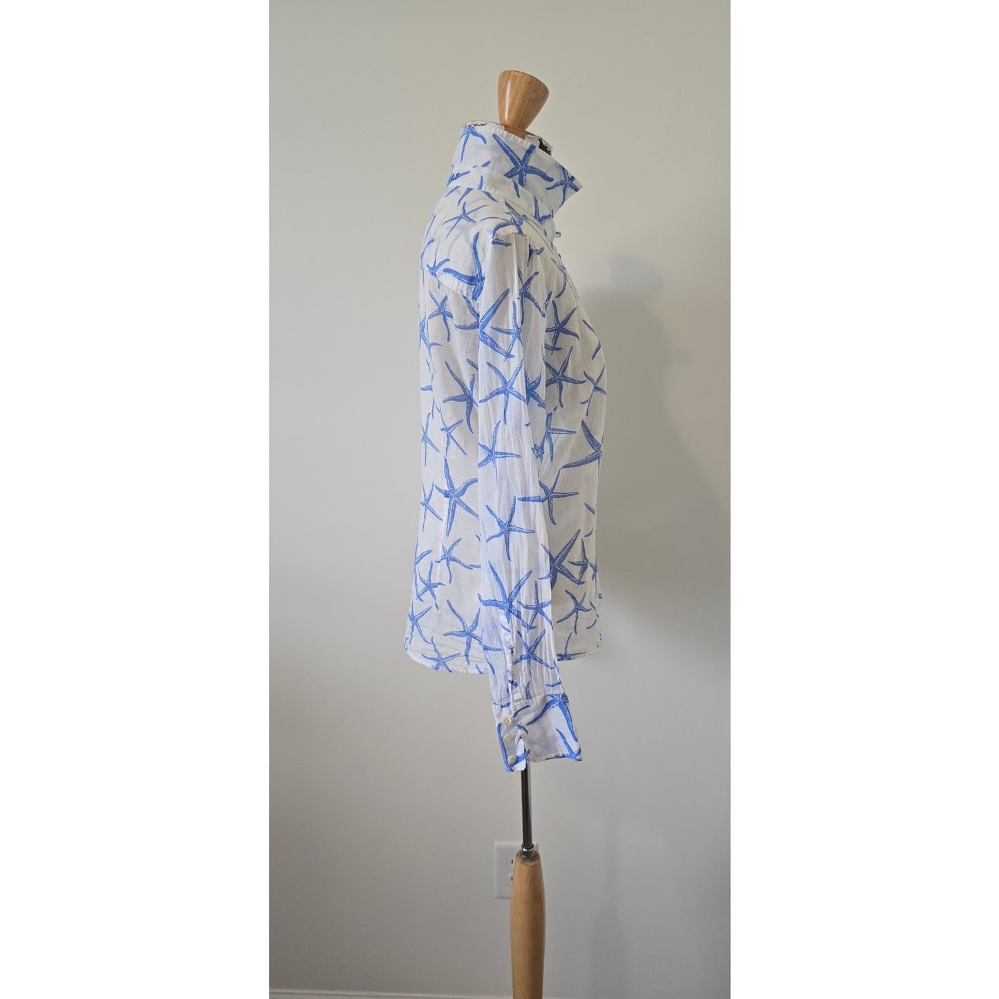 Escales Paris Women's Long Sleeve Starfish button down Shirt Sz M (0949)