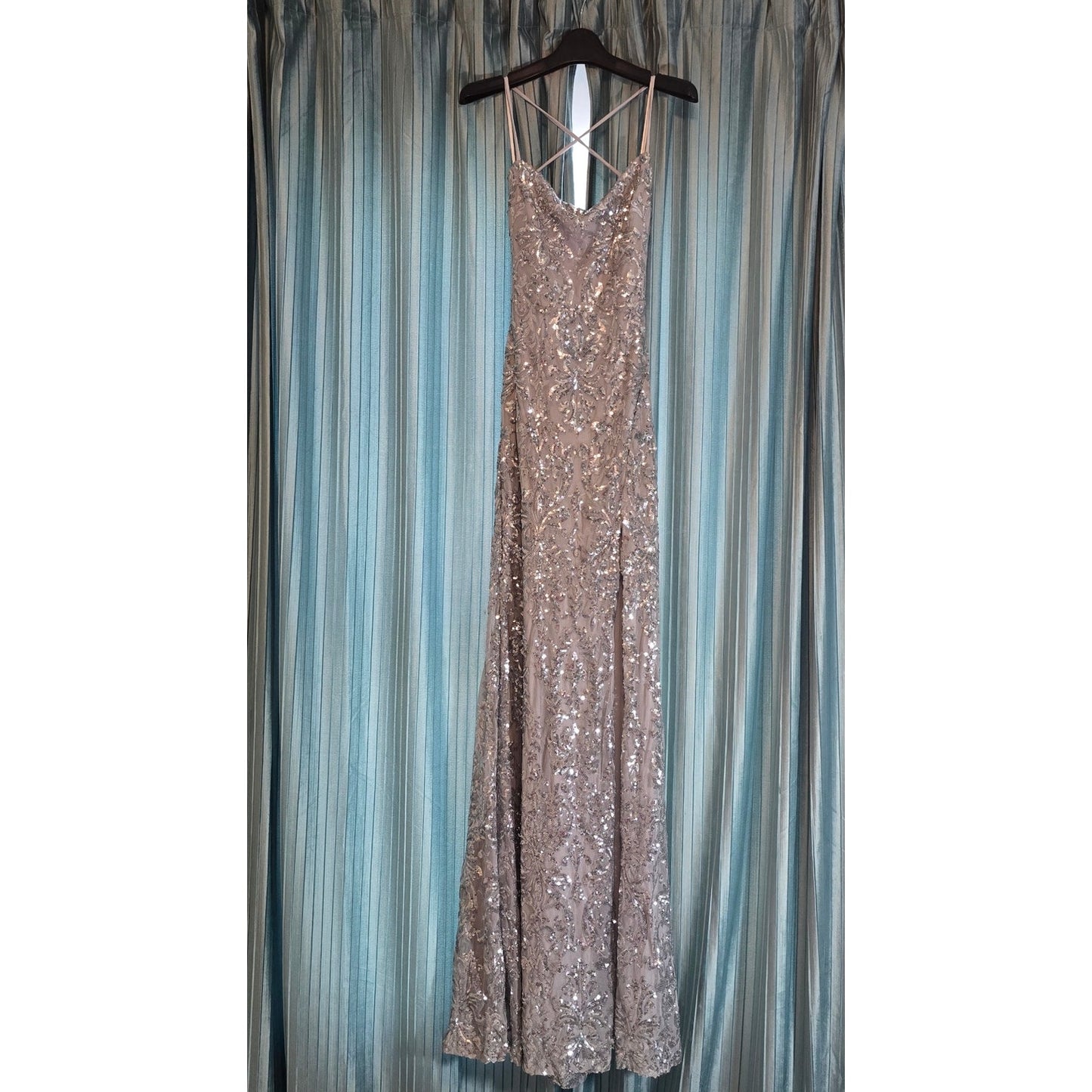 Windsor Silver Kinsley Formal Sequin Mermaid Maxi Dress Sz S