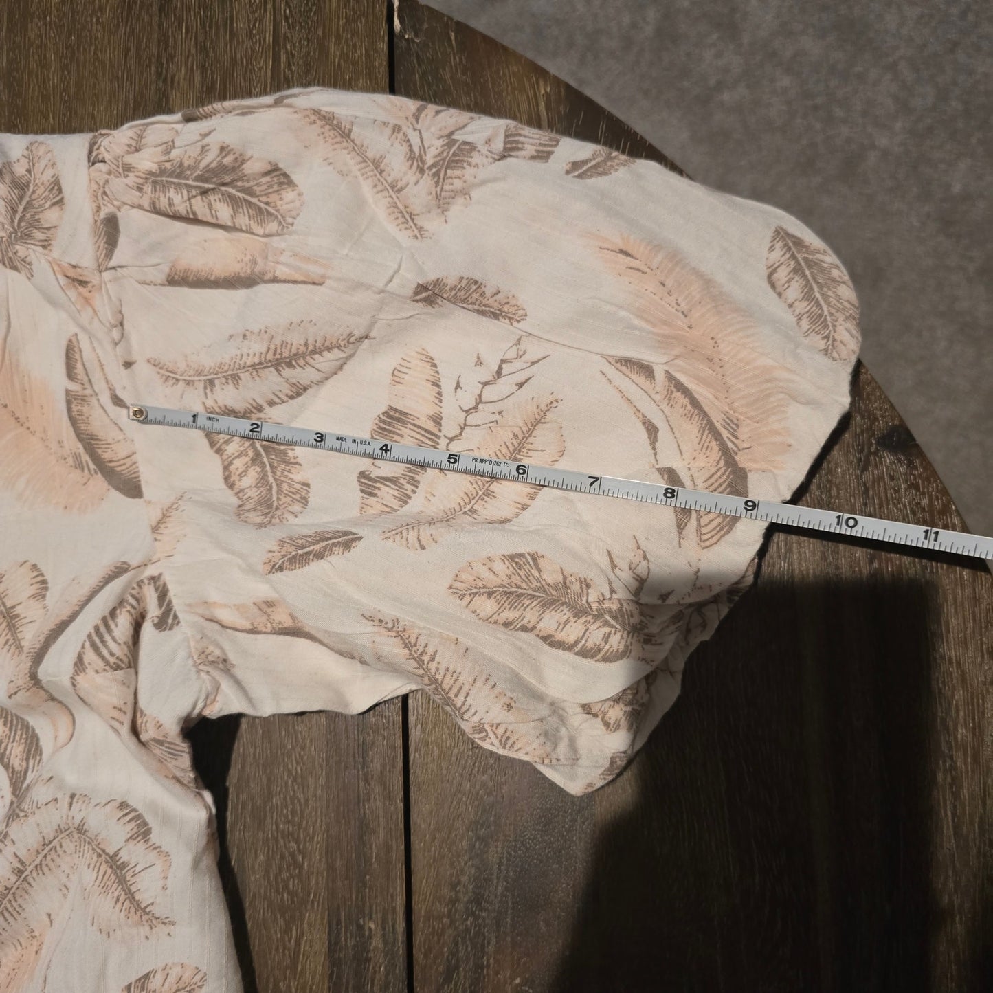 Elan Beige Feather Print Bubble Sleeve Romper Sz XS
