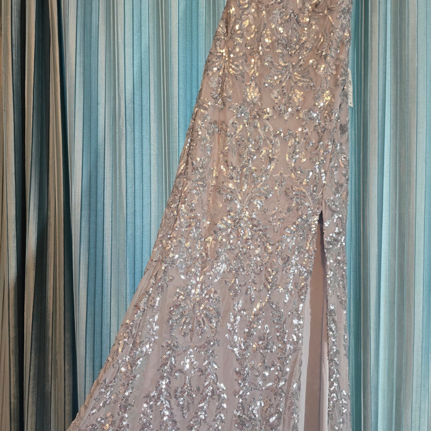 Windsor Silver Kinsley Formal Sequin Mermaid Maxi Dress Sz S