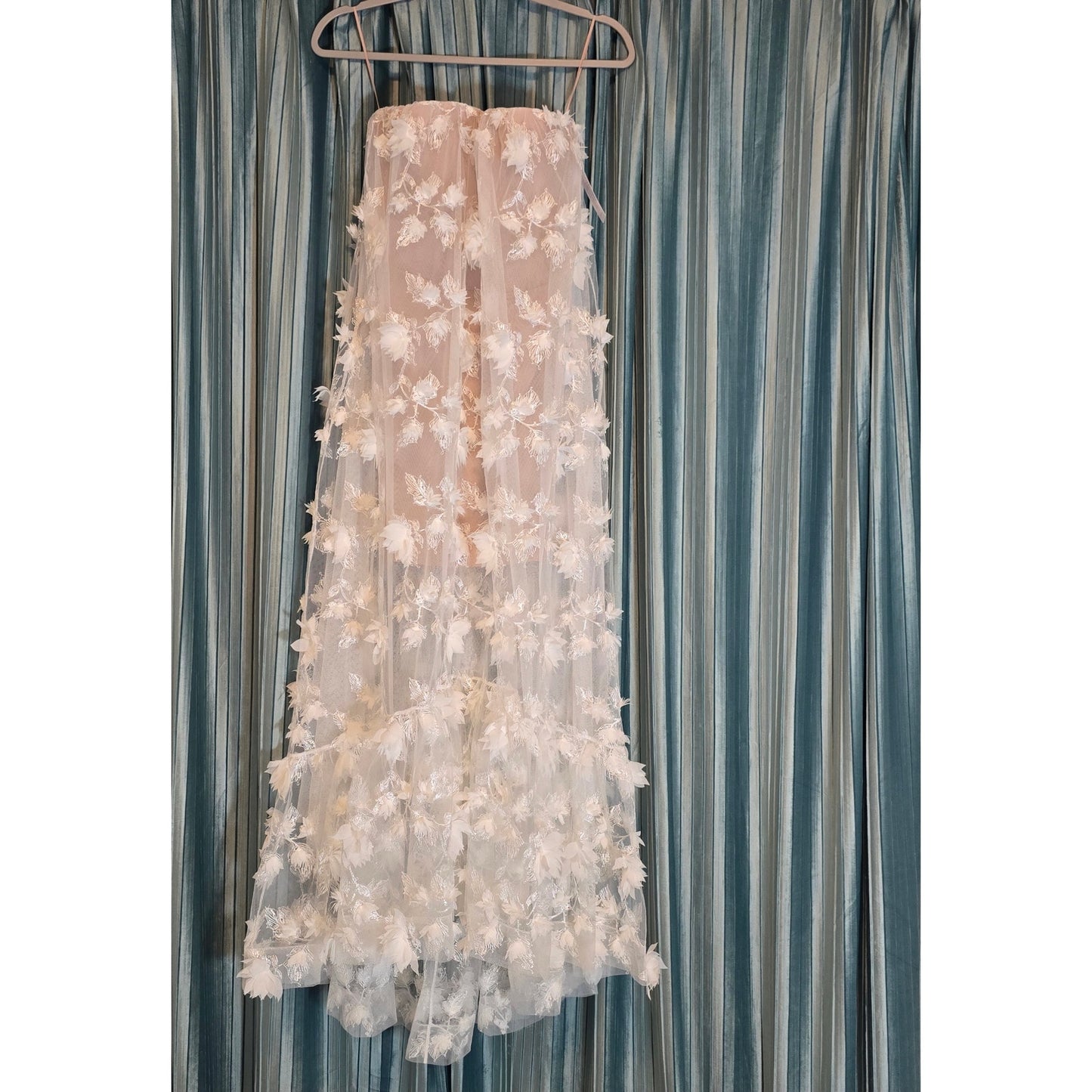 Anthropologie Athena Strapless Sheer 3D Flower Nude interior Midi Dress Sz Small