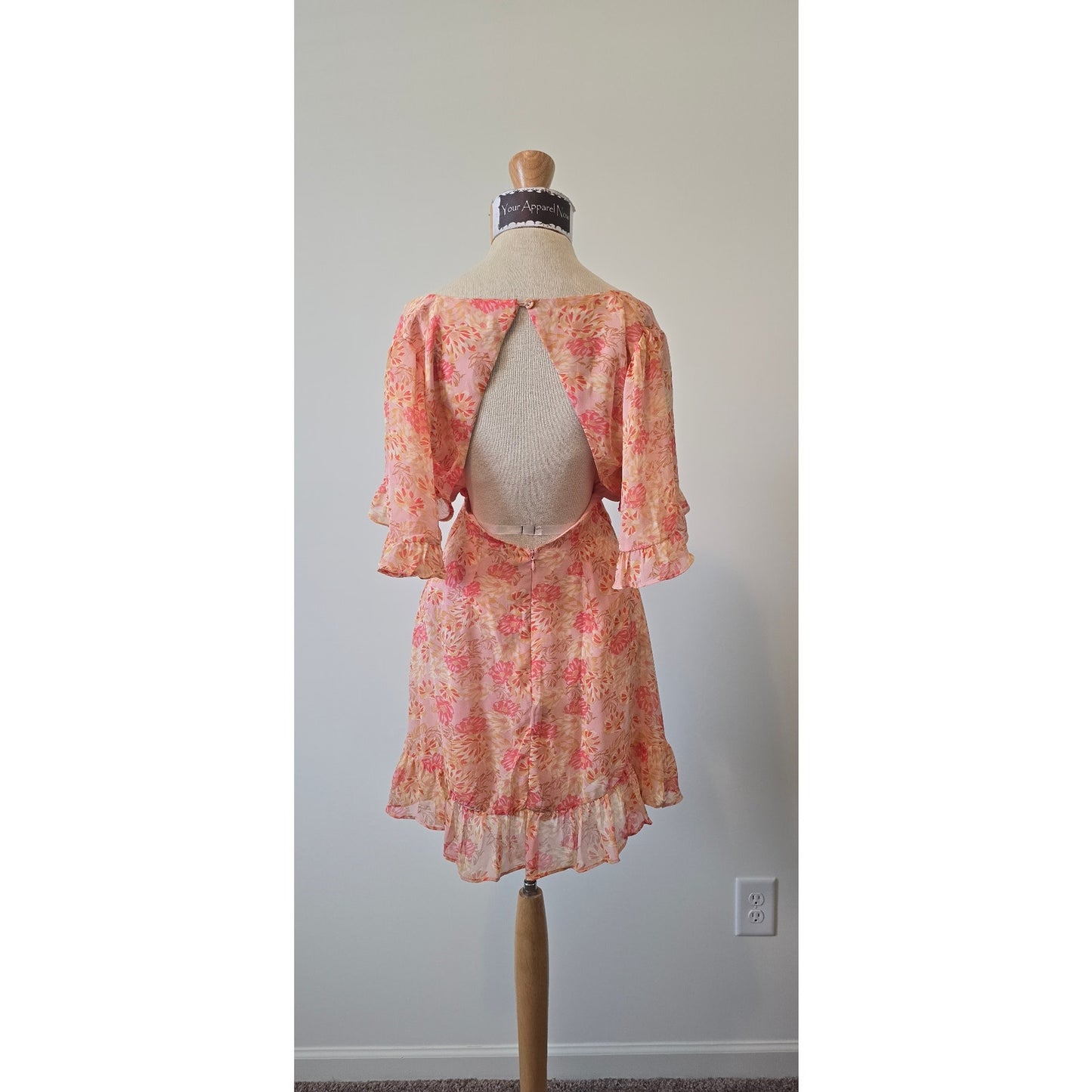 Here comes the Sun lightweight floral flutter sleeve summer dress Sz M (0990)