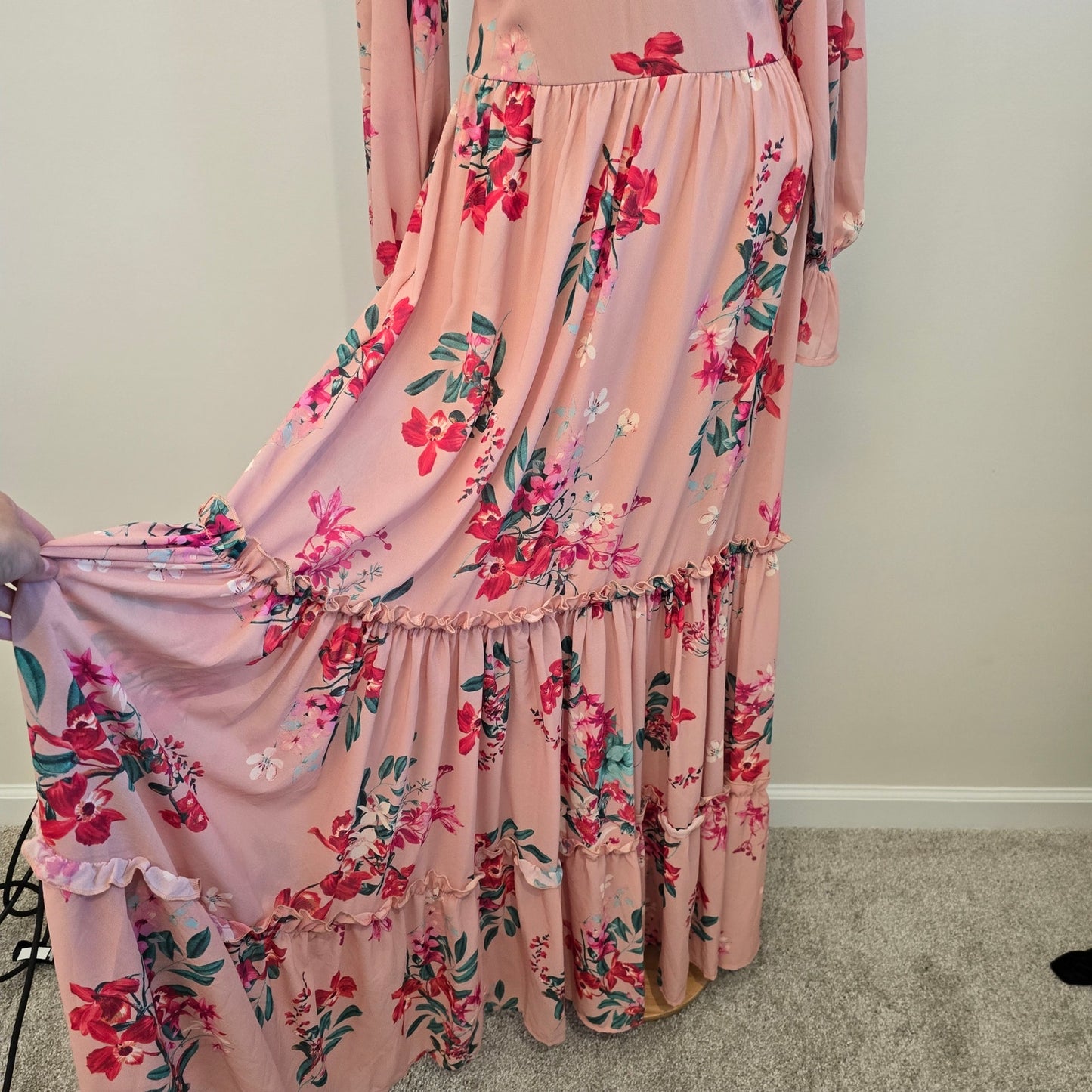 VICI Pink Floral Print Long Sleeve Ruffle & backless Maxi Dress Sz Medium