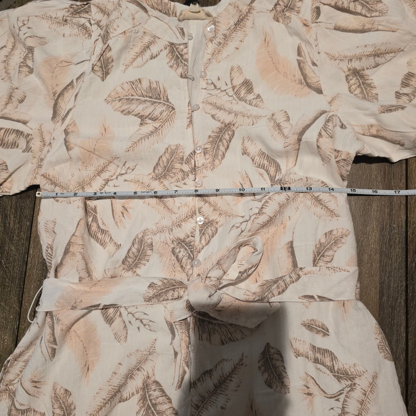 Elan Beige Feather Print Bubble Sleeve Romper Sz XS
