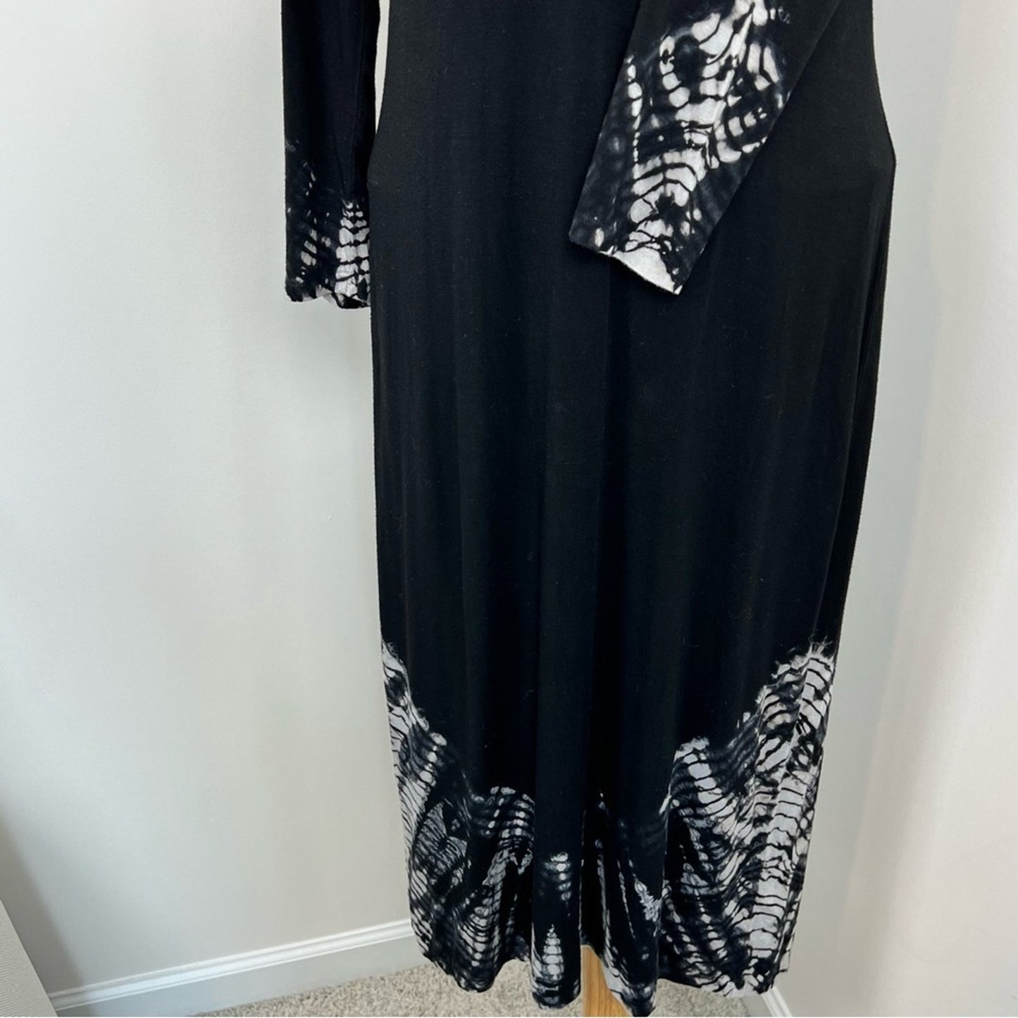 Gypsy Black tide dye design Long Sleeve Fitted Jersey Midi Dress size Small (137