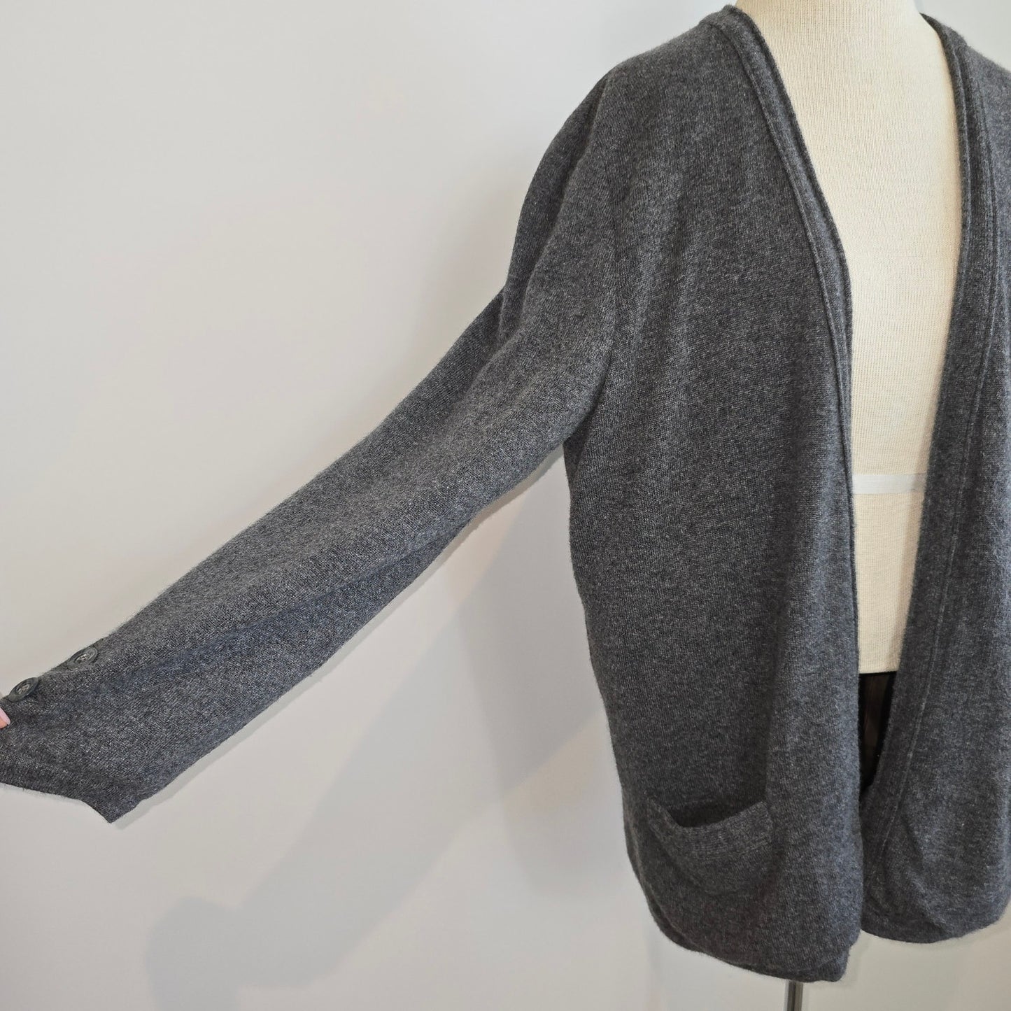 Valentino Boutique Vintage Gray Open Cardigan Side Pockets Silk Cashmere Sweater
