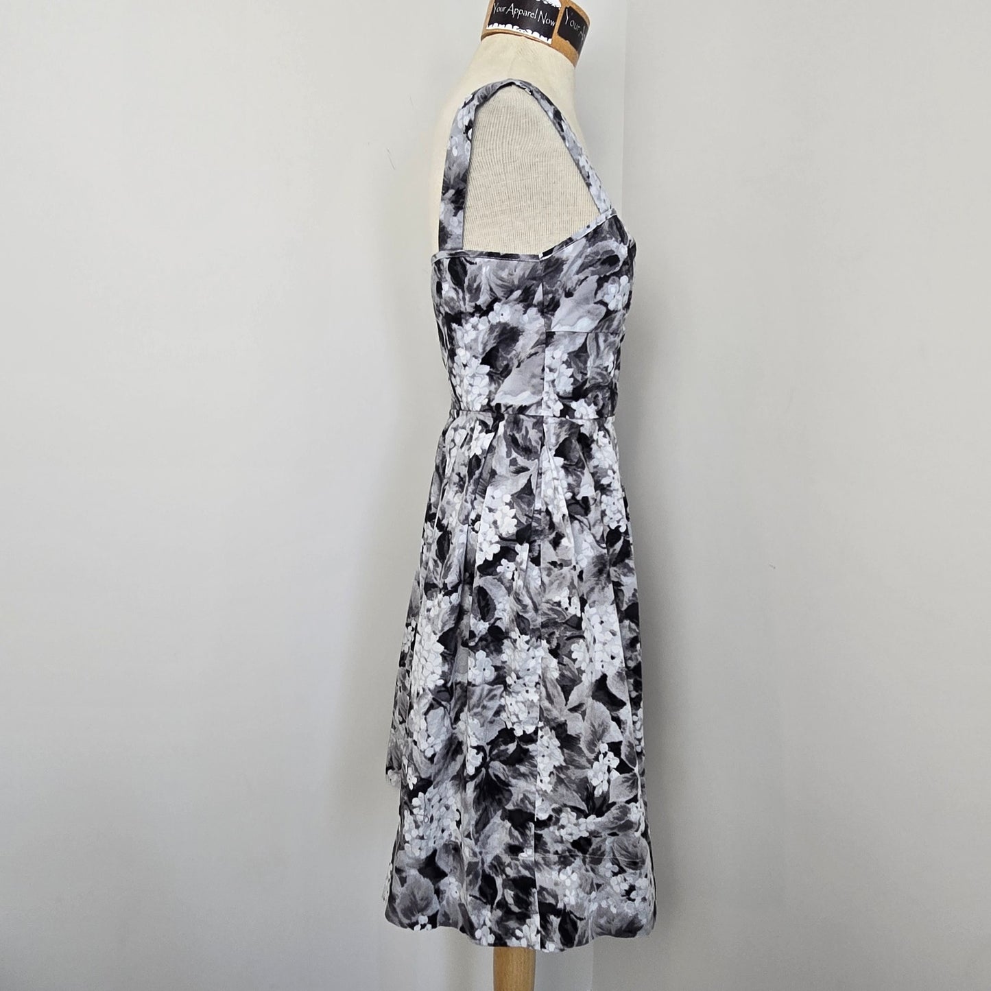 Talbots Black White Floral Sleeveless Sweetheart Neckline Mini Dress Sz 4P (636)