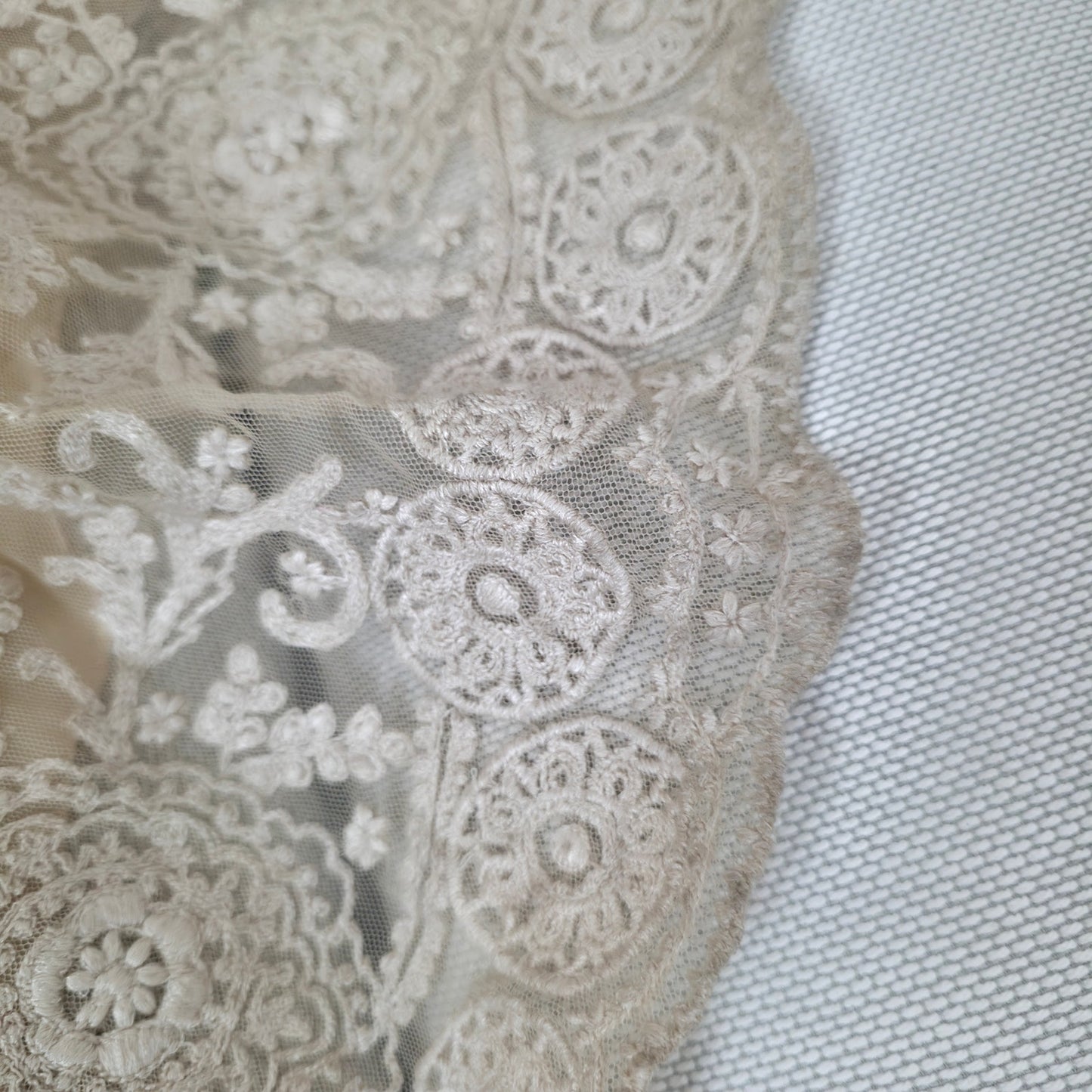 BHLDN Daisy Lace Halter Open Back Wedding Gown Champagne US 10 NWT