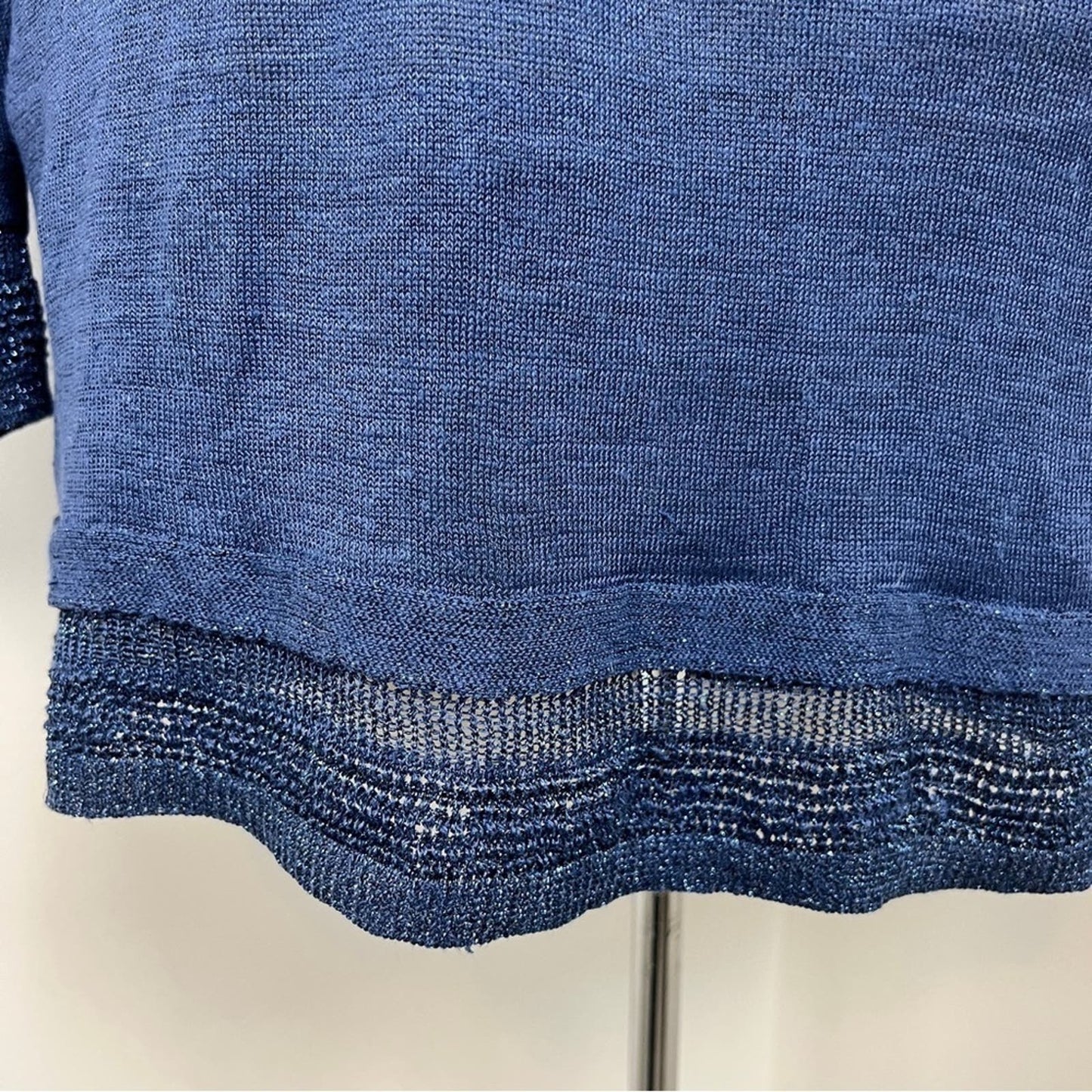 ALBERTOBINI Blue Linen Long Sleeve V Neck Top (165)