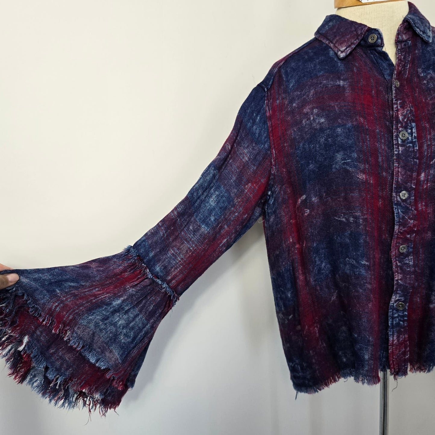 Vintage Havana Blue Red Button Down Long Bell Sleeves w/fringe Top Sz Small (675)