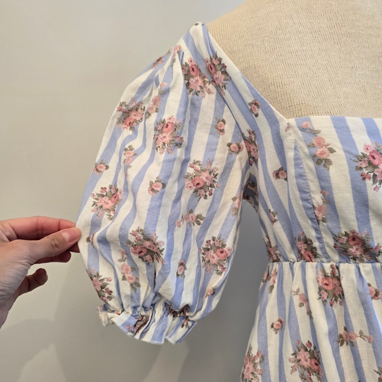 Show Me Your Mumu Addie White Blue Stripes Floral Short Sleeve Mini Dress Sz M