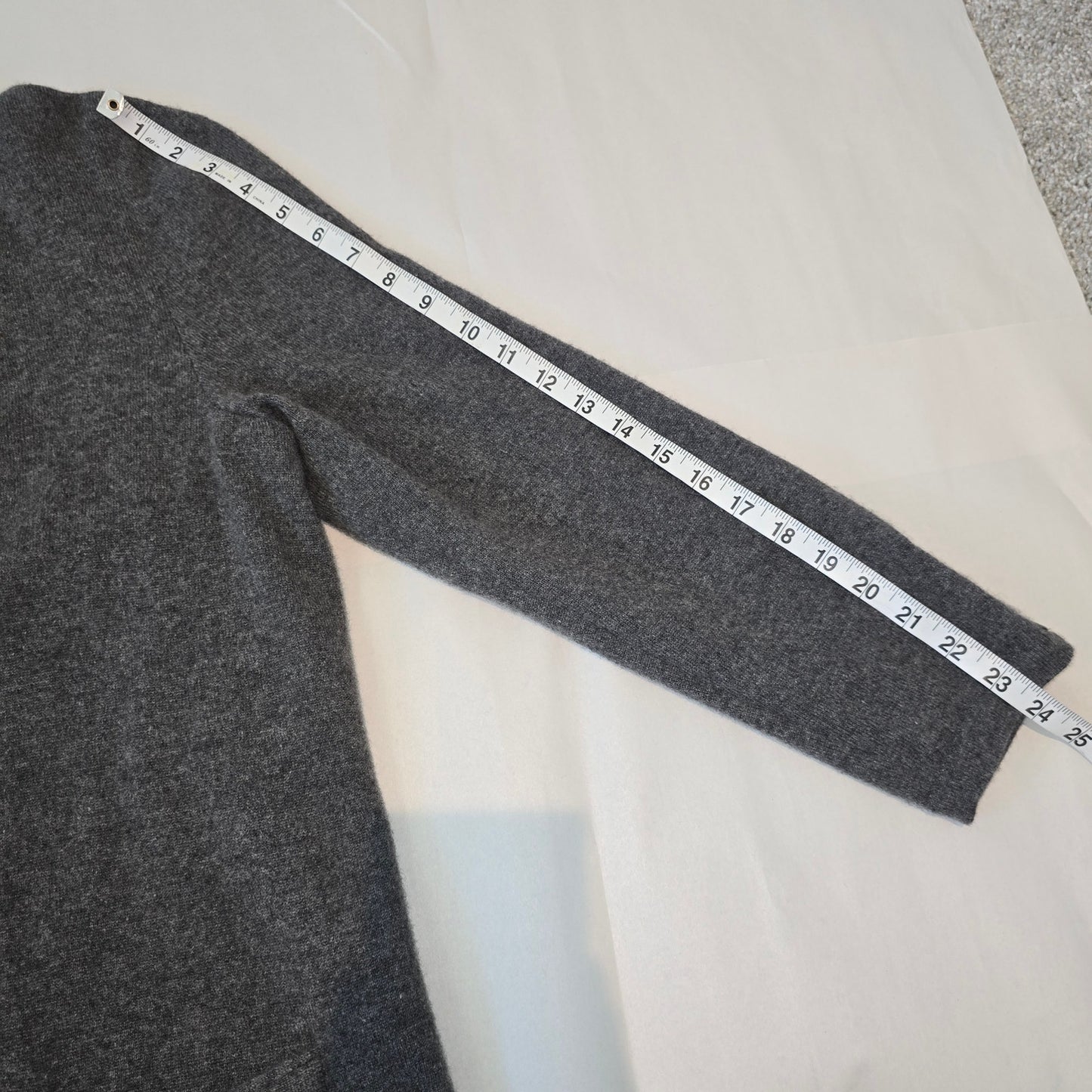 Valentino Boutique Vintage Gray Open Cardigan Side Pockets Silk Cashmere Sweater