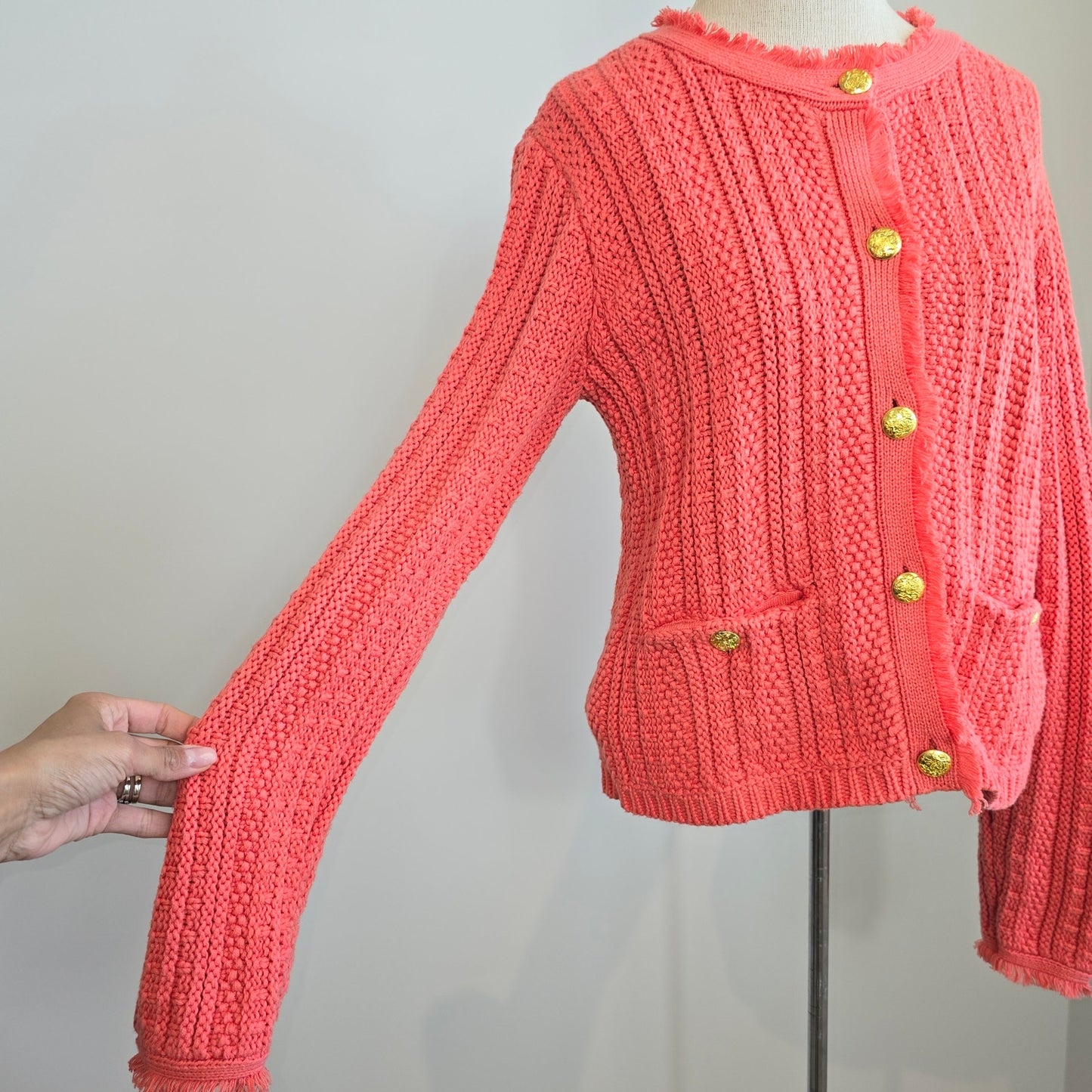 Tahari Women's Coral Gold Buttons Knit Round Neckline Cardigan Sweater Sz (695)