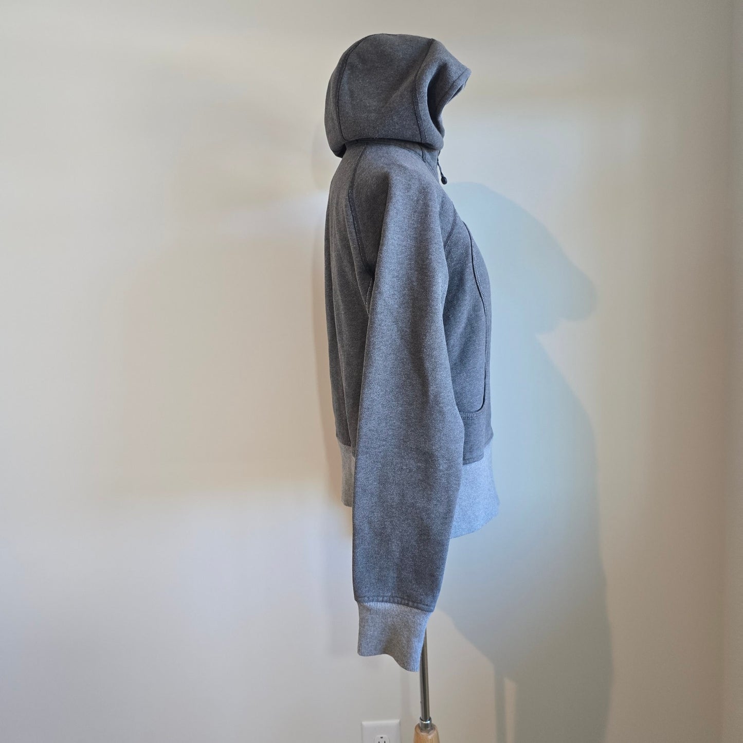 Lululemon Women's Scuba Heathered Gray Zip Cut Hoodie Sz 8 (772)