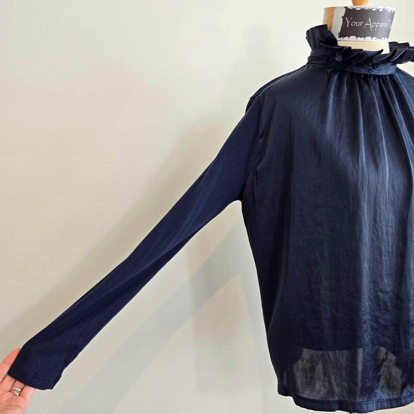 Banana Republic Factory Navy Cotton Blend Long Sleeve Ruffled Neck Sz XS (712)