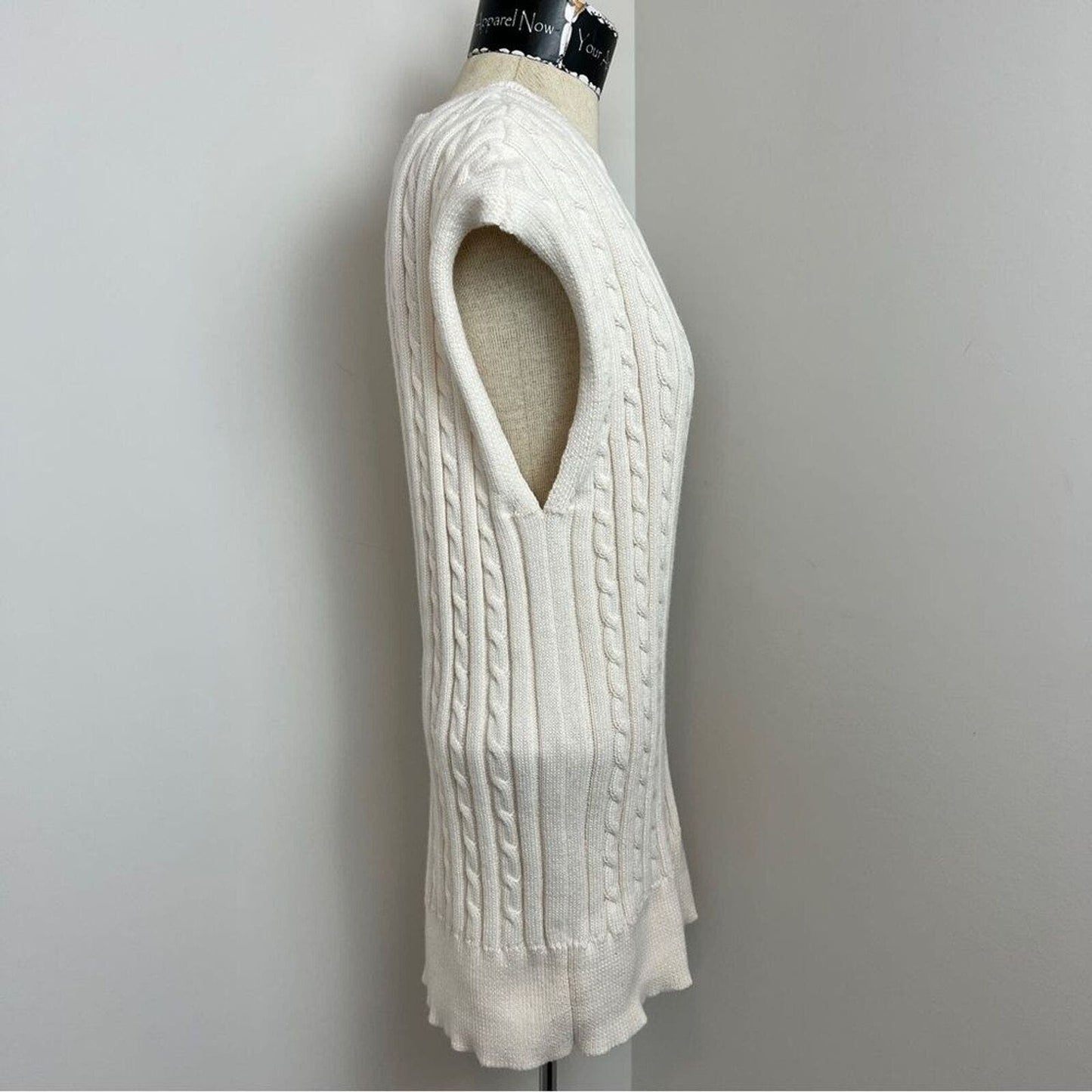 525 America V-Neck Cable Knit Sweater Vest size XS/S (107)