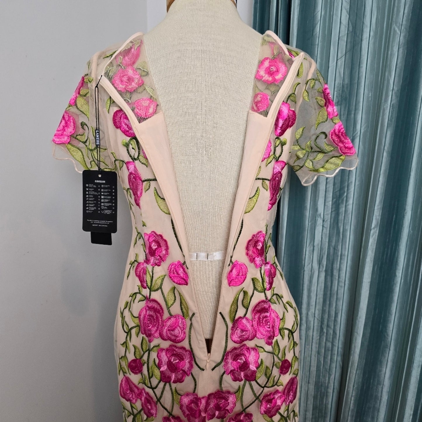 Laneiie Apricot Floral Short Sleeve Pleat Bottom Crew Midi Dress Sz Small (594)