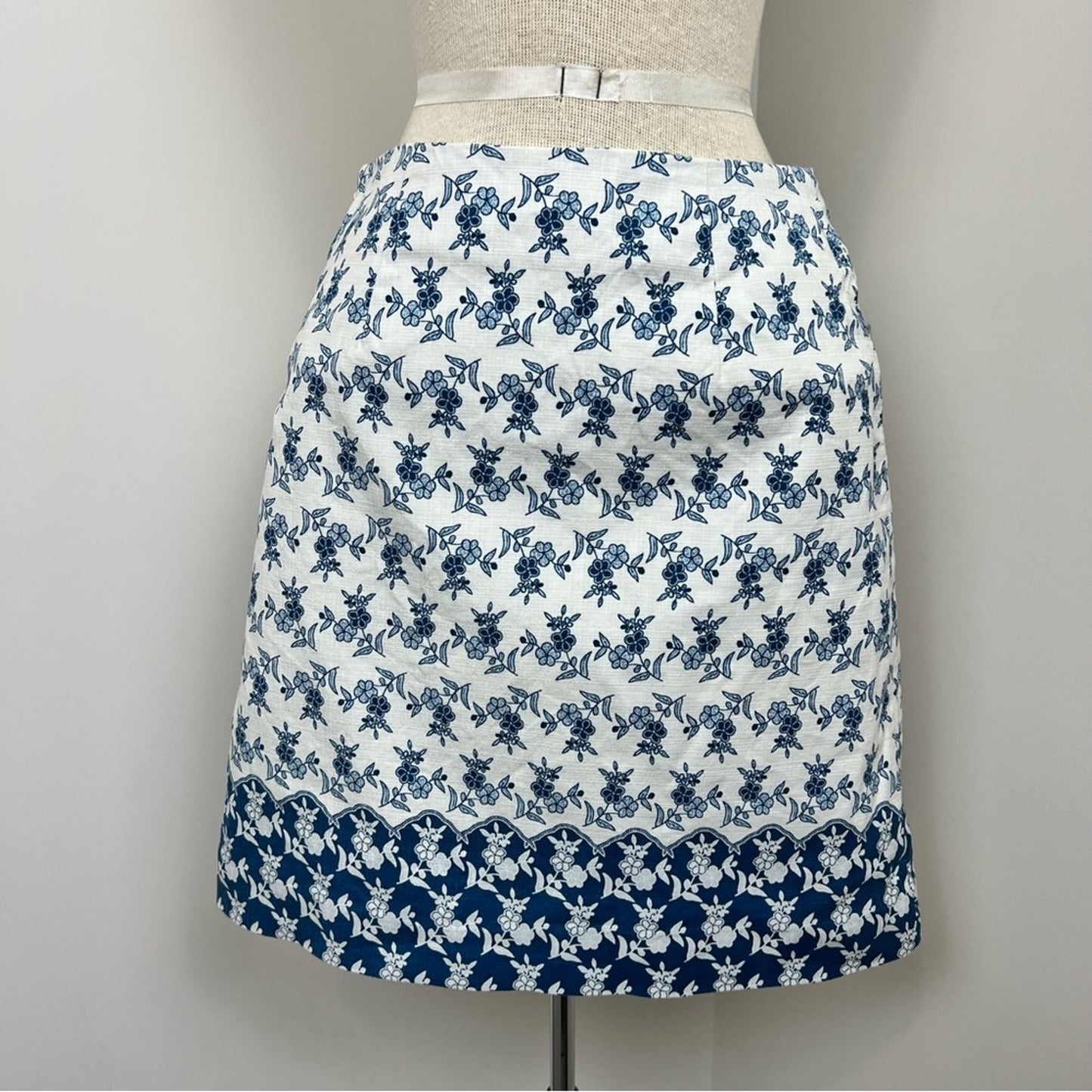 Loft Outlet White & Blue Short A-Line Side Zip Cotton Mini Skirt size 00P (82b)