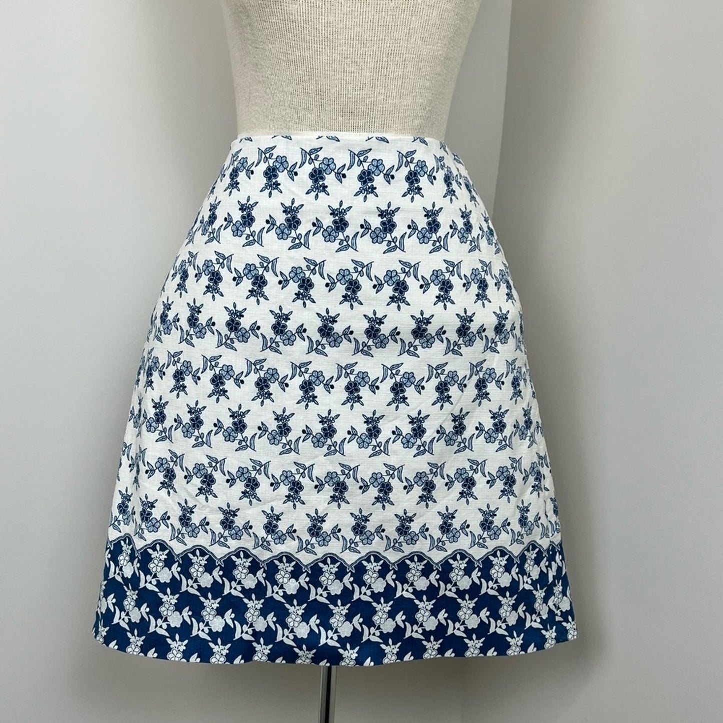 Loft Outlet White & Blue Short A-Line Side Zip Cotton Mini Skirt size 00P (82b)