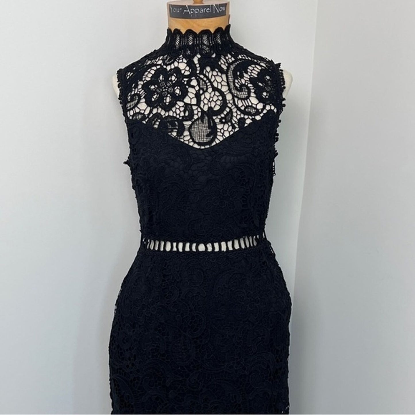 MAINSTRIP NWT Black Sleeveless Lace Midi Dress size Small (377)