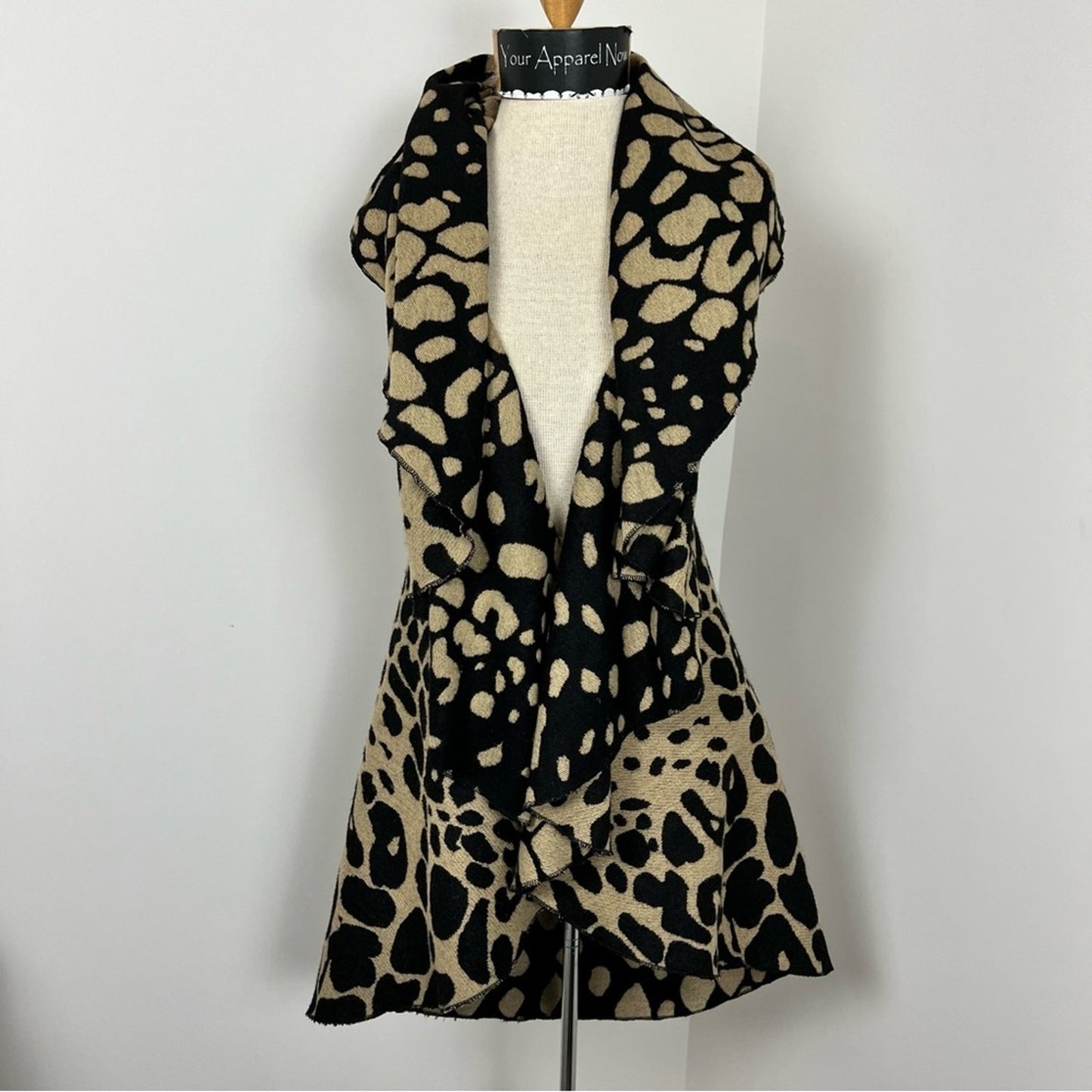 Women Tan & Black Leopard Animal Print Round Vest Reversible Soft Poncho Sz OS