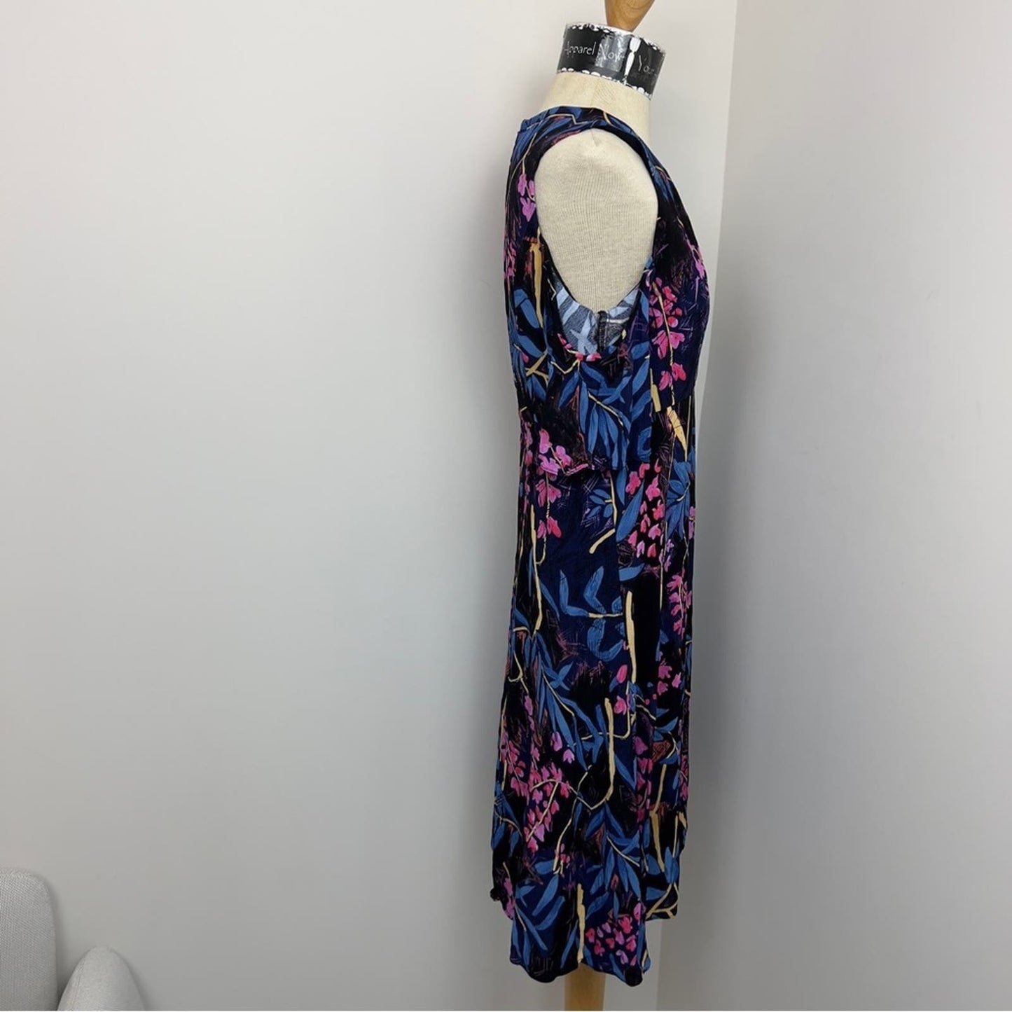 Anthropology ✨Maeve ✨ Elia Cold Shoulder Floral Print A line Dress size 6 (102)
