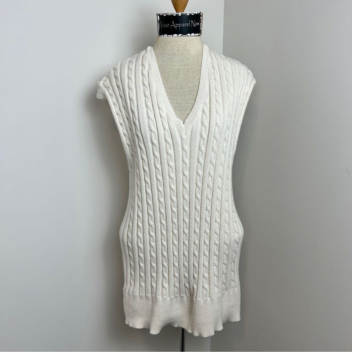 525 America Women's Chalk V-Neck Cable Knit Sweater Vest size XS/S (107)