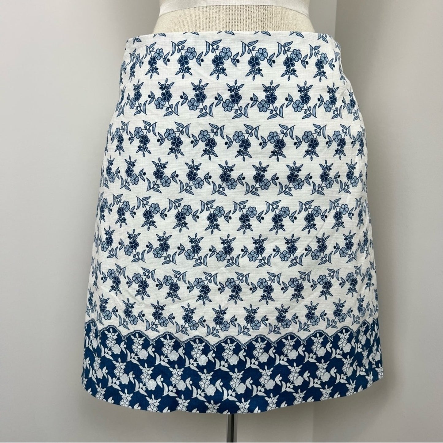 Loft Outlet White & Blue Short A-Line Side Zip Cotton Mini Skirt size 00P (82b)