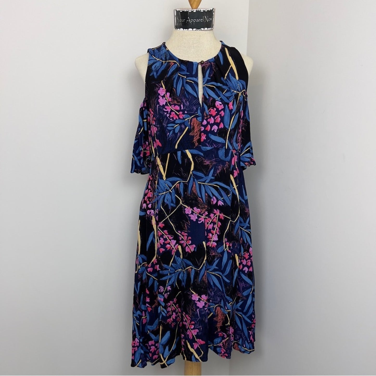 Anthropology Maeve Elia Floral Cold Shoulder Aline Midi Dress size 6 (102)