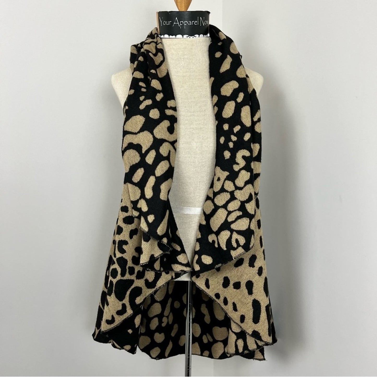 Women Tan & Black Leopard Animal Print Round Vest Reversible Soft Poncho Sz OS