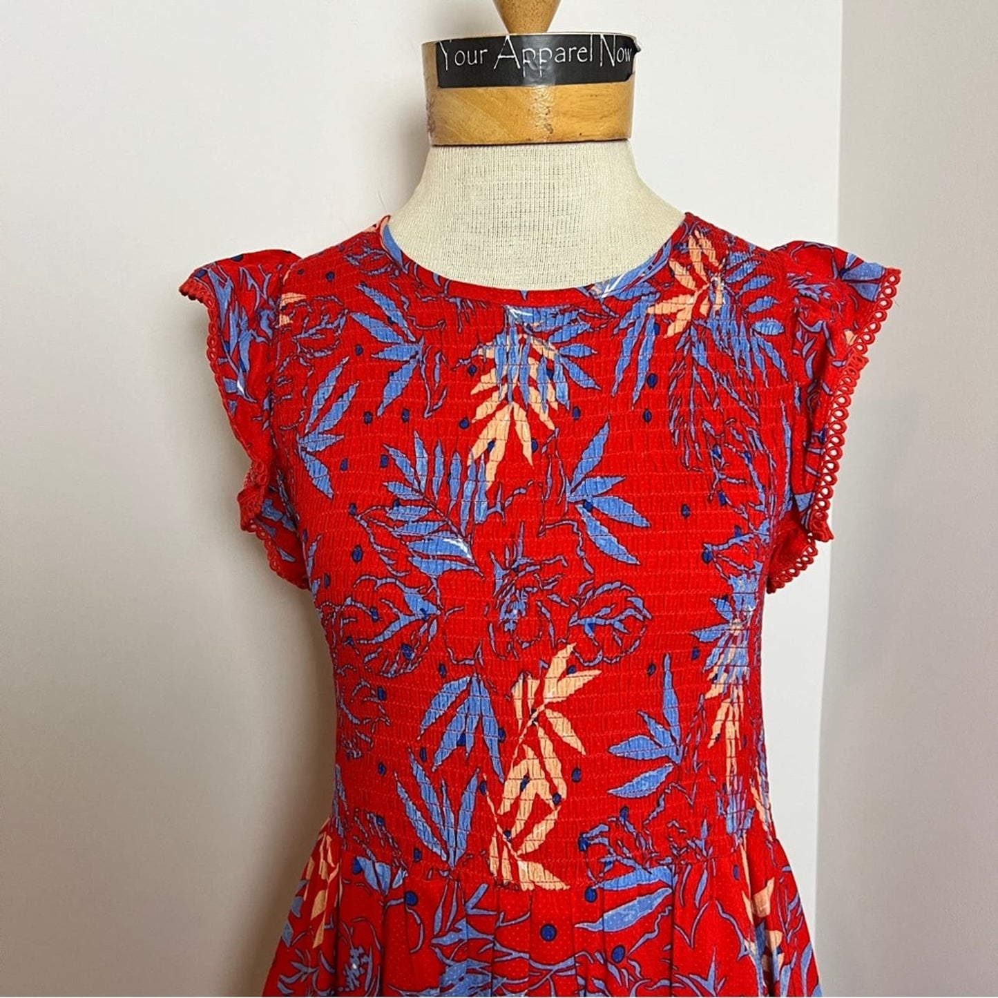 Anthropologie Lost + Wander Red Floral Leaves Short Sleeve Midi Dress size Small