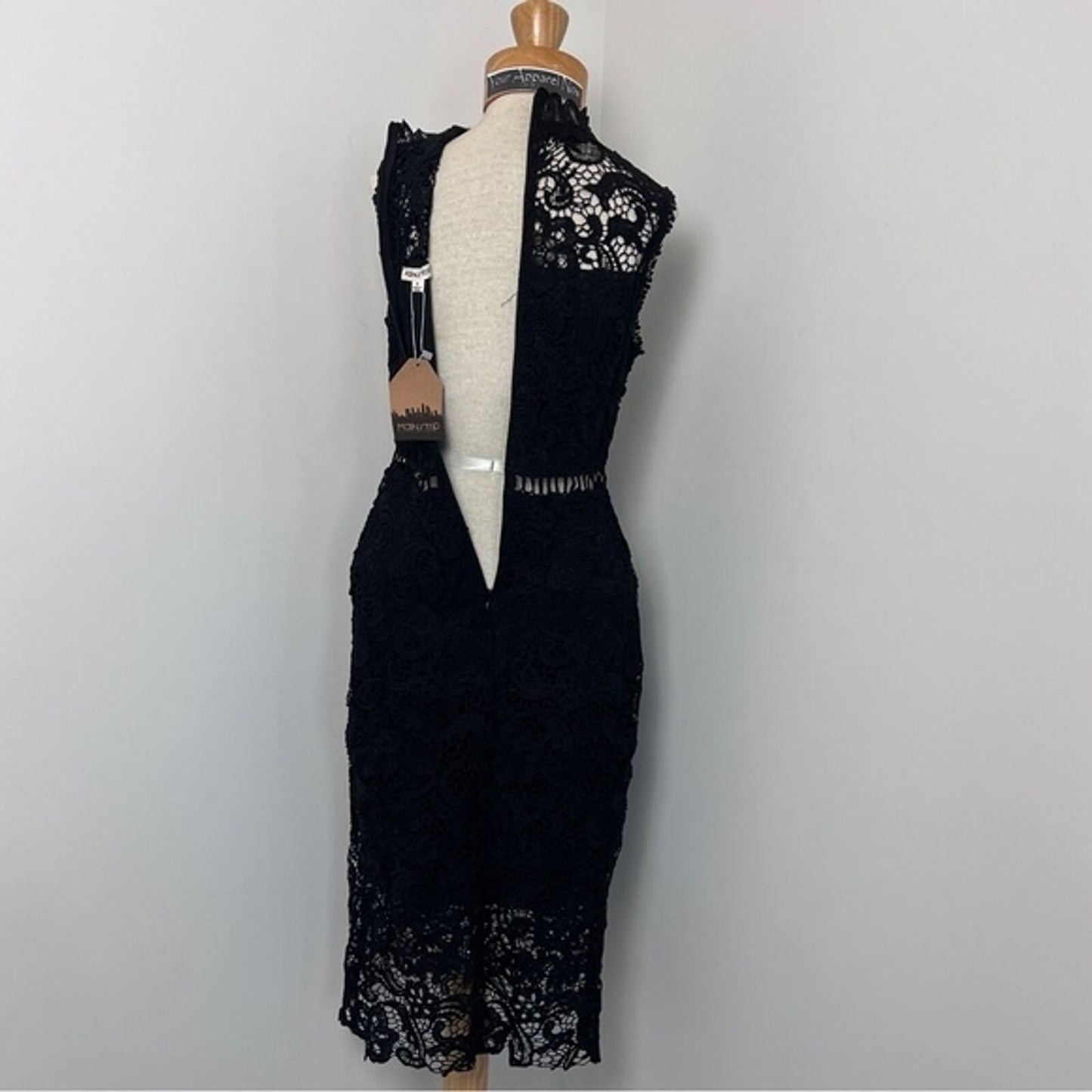 MAINSTRIP NWT Black Sleeveless Lace Midi Dress size Small (377)